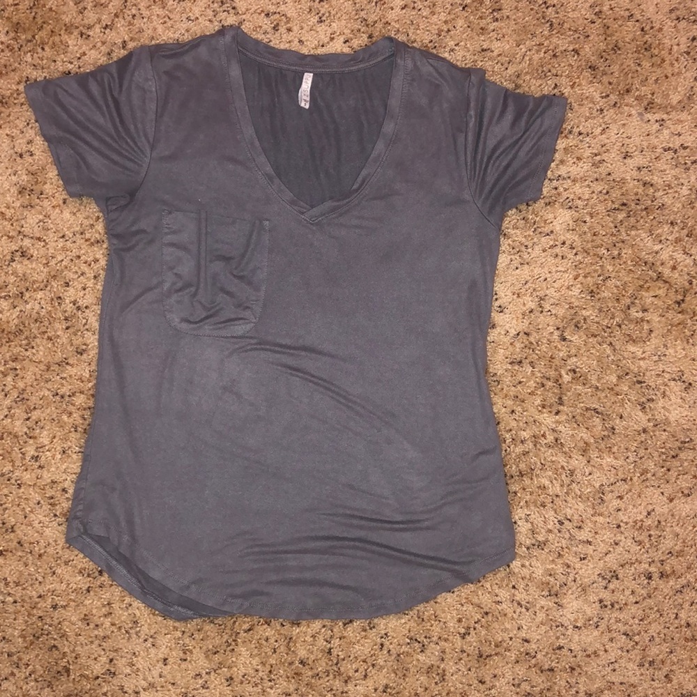 V-neck light grey t shirt